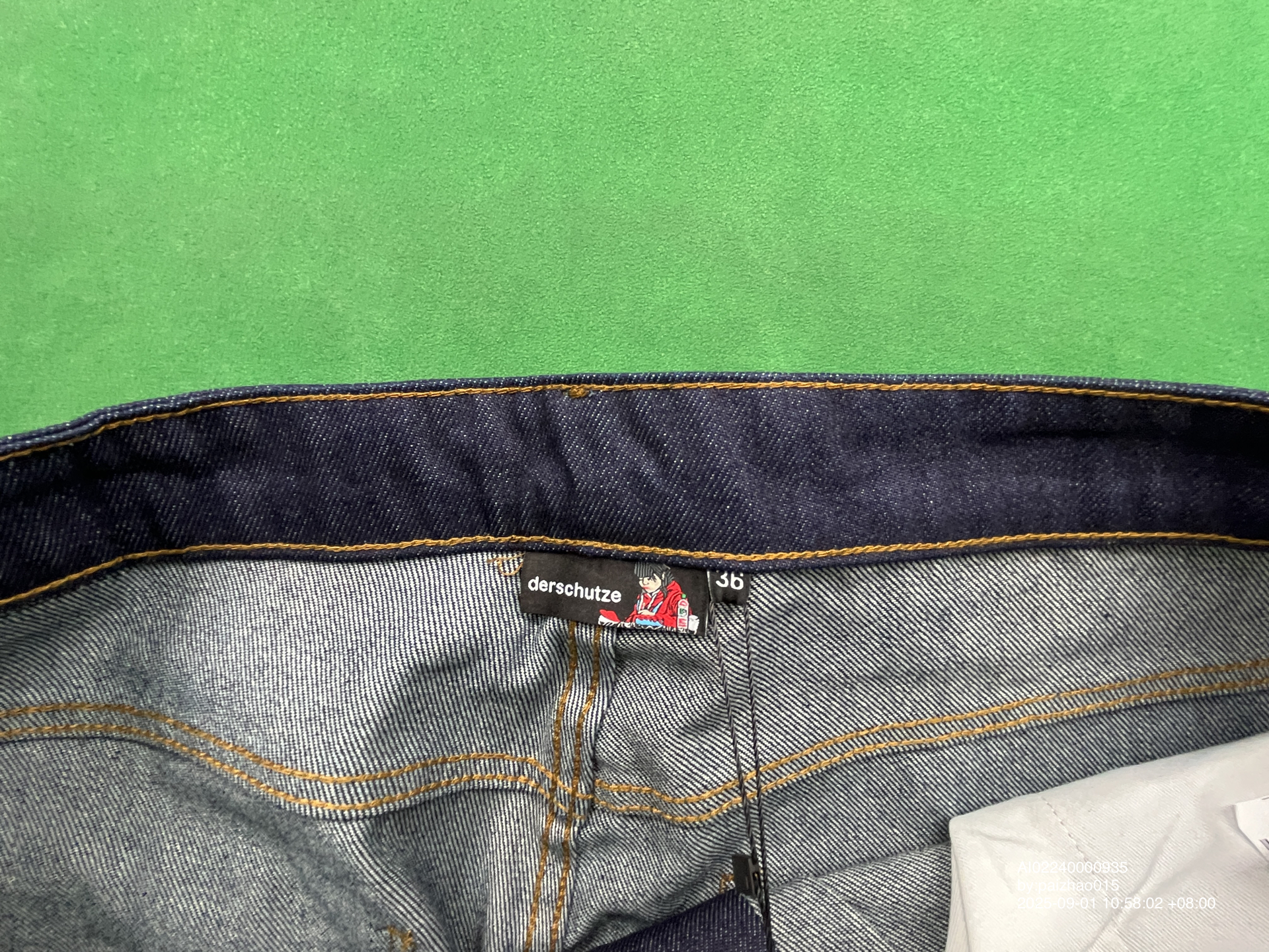 QC Photo - Derschutze On Air Denim Shorts