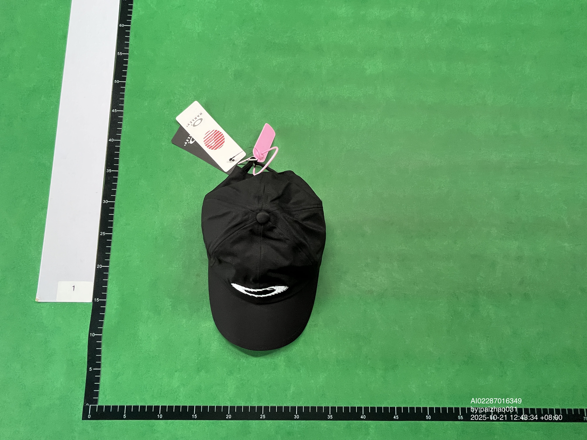 QC Photo - Oakley Cap