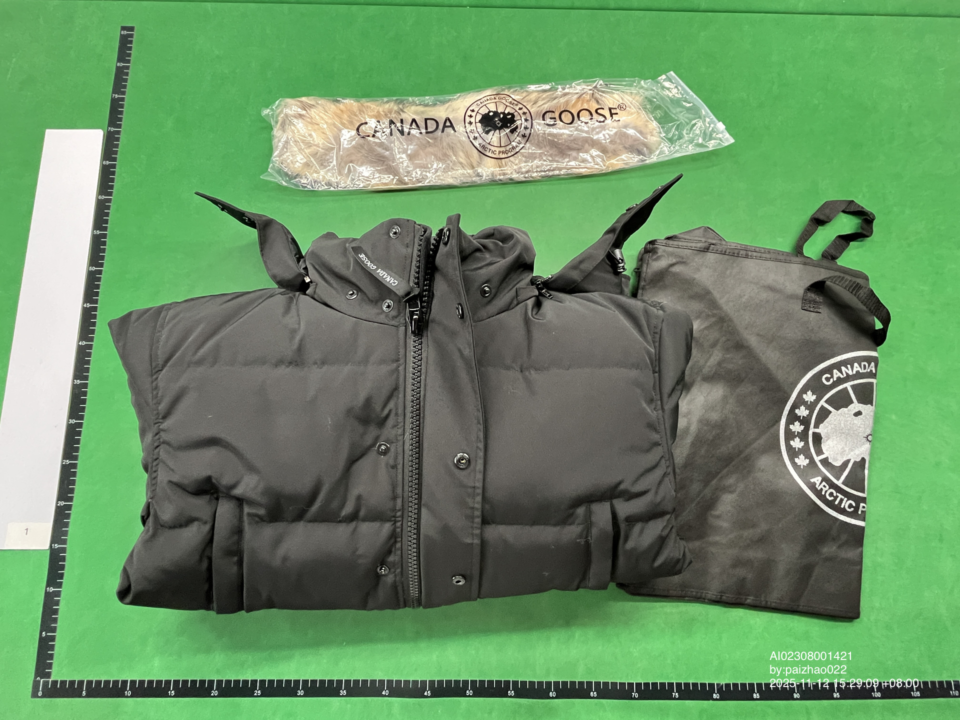QC Photo - Canada Goose Wyndham Parka Jacket