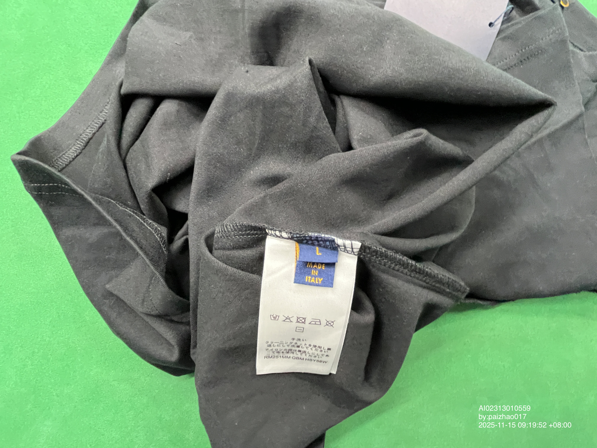 QC Photo - Louis Vuitton Embossed Logo Tee