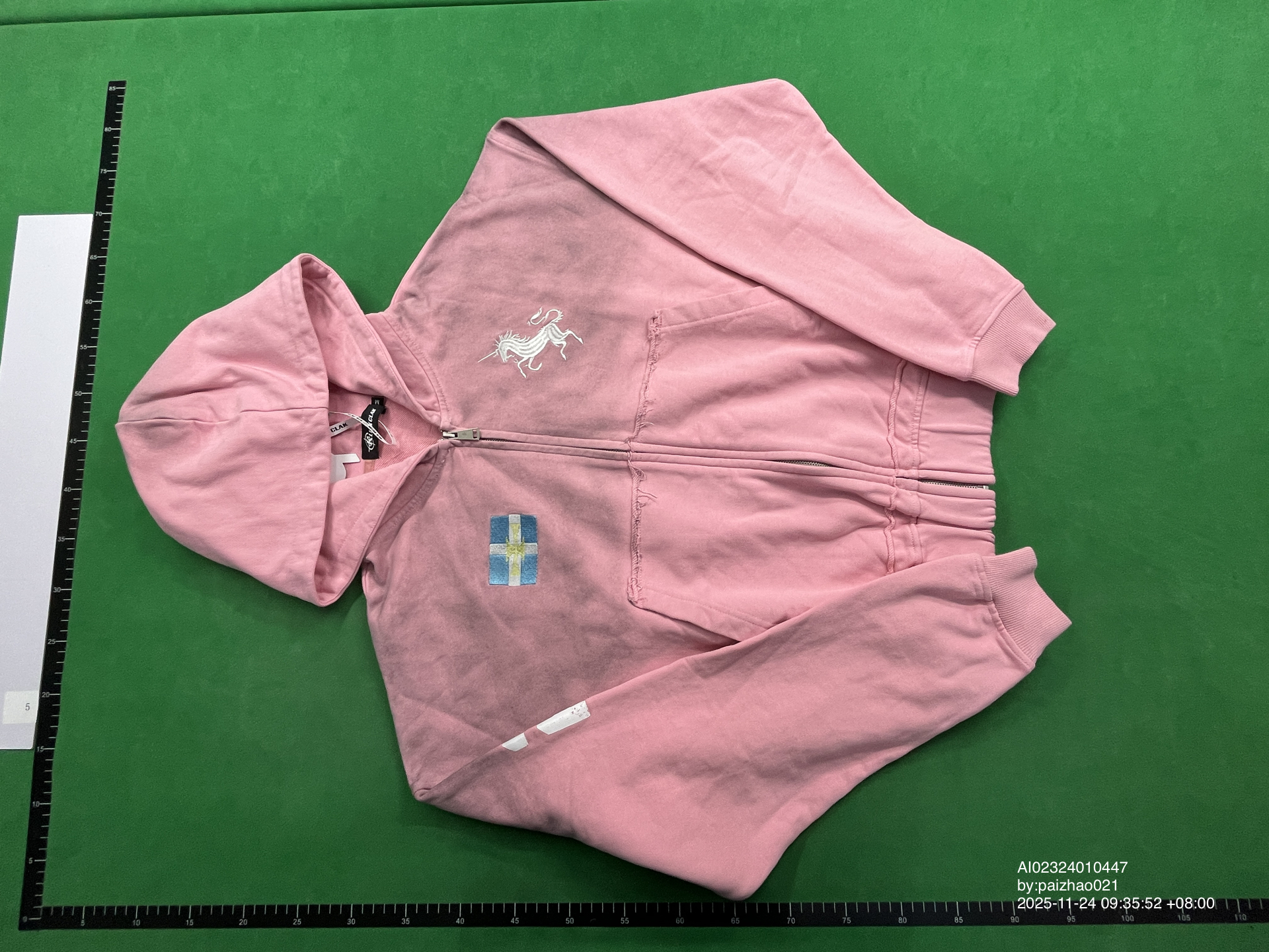QC Photo - KLICK CLAK Unicorn Zip-Up Hoodie (2 Variants)
