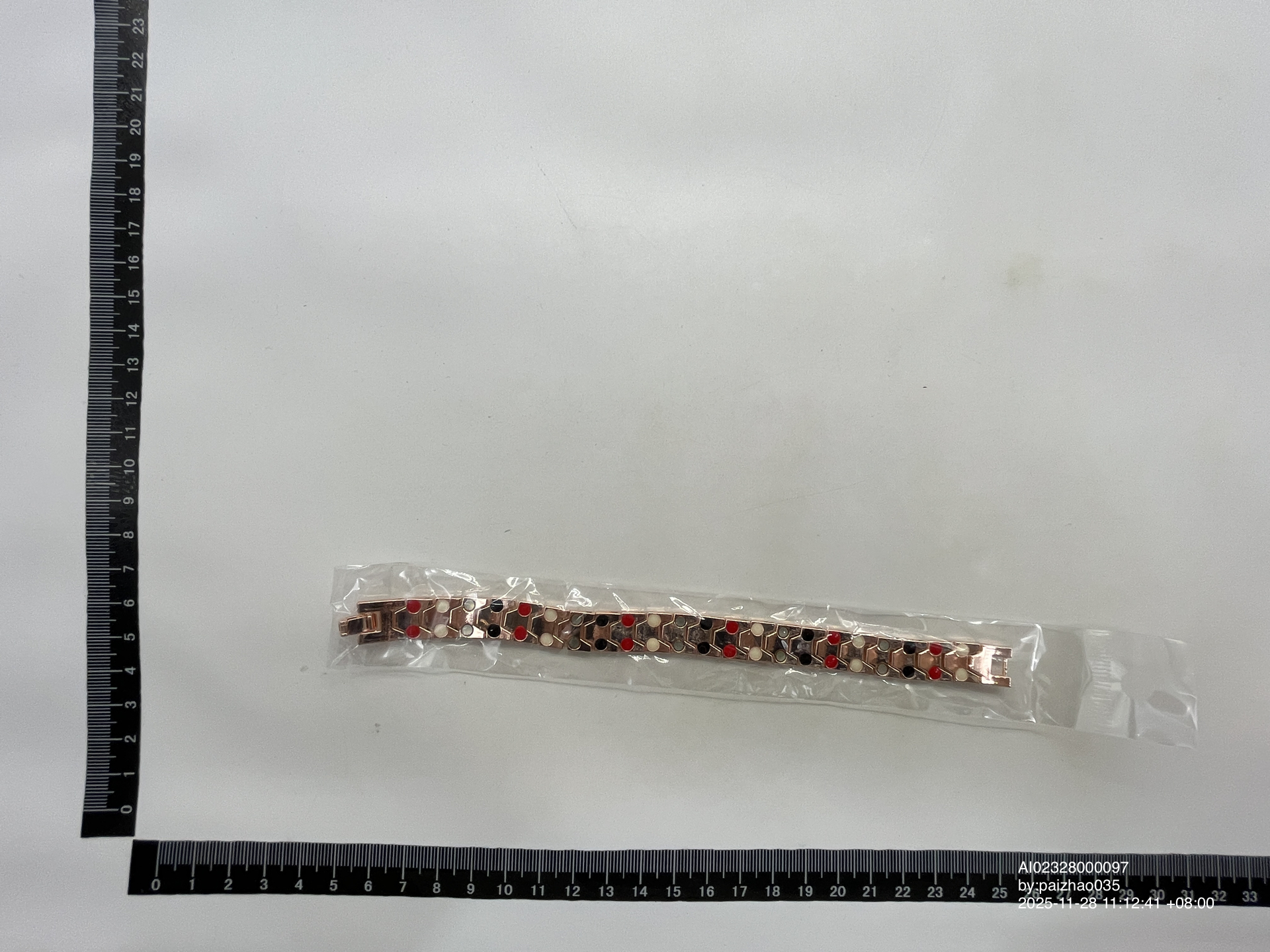 QC Photo - The magnetic bracelet is retro and fashionable 1450