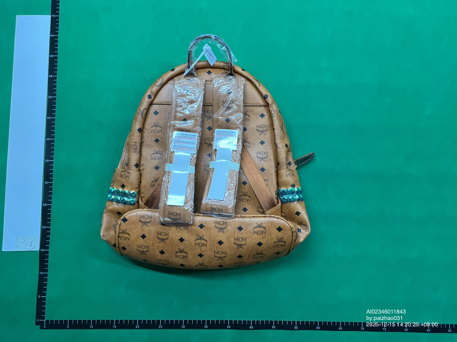 QC Photo - mini backpack 4464