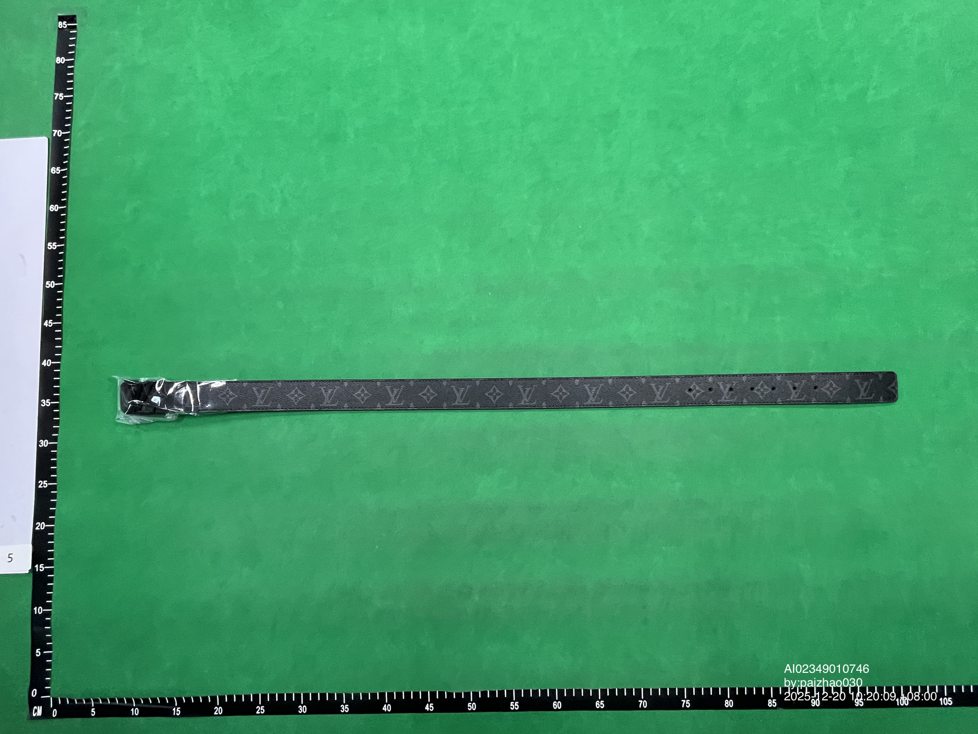 QC Photo - White Louis Vuitton Belt