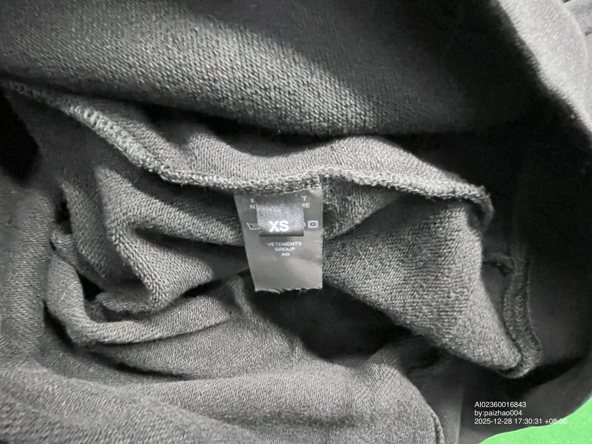 QC Photo - Vetements Split Titanic/Kiss Zip-Up Hoodie