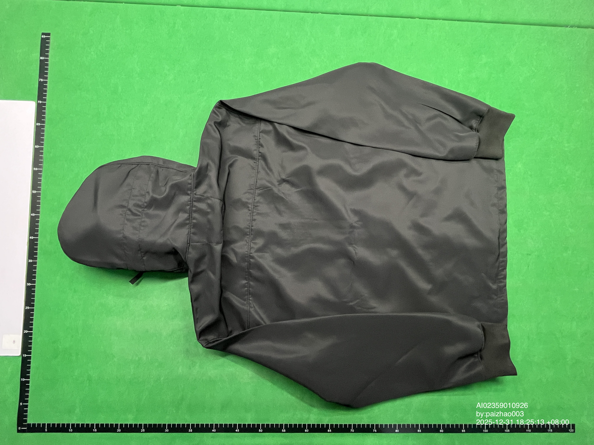 QC Photo - The lens down jacket is windproof