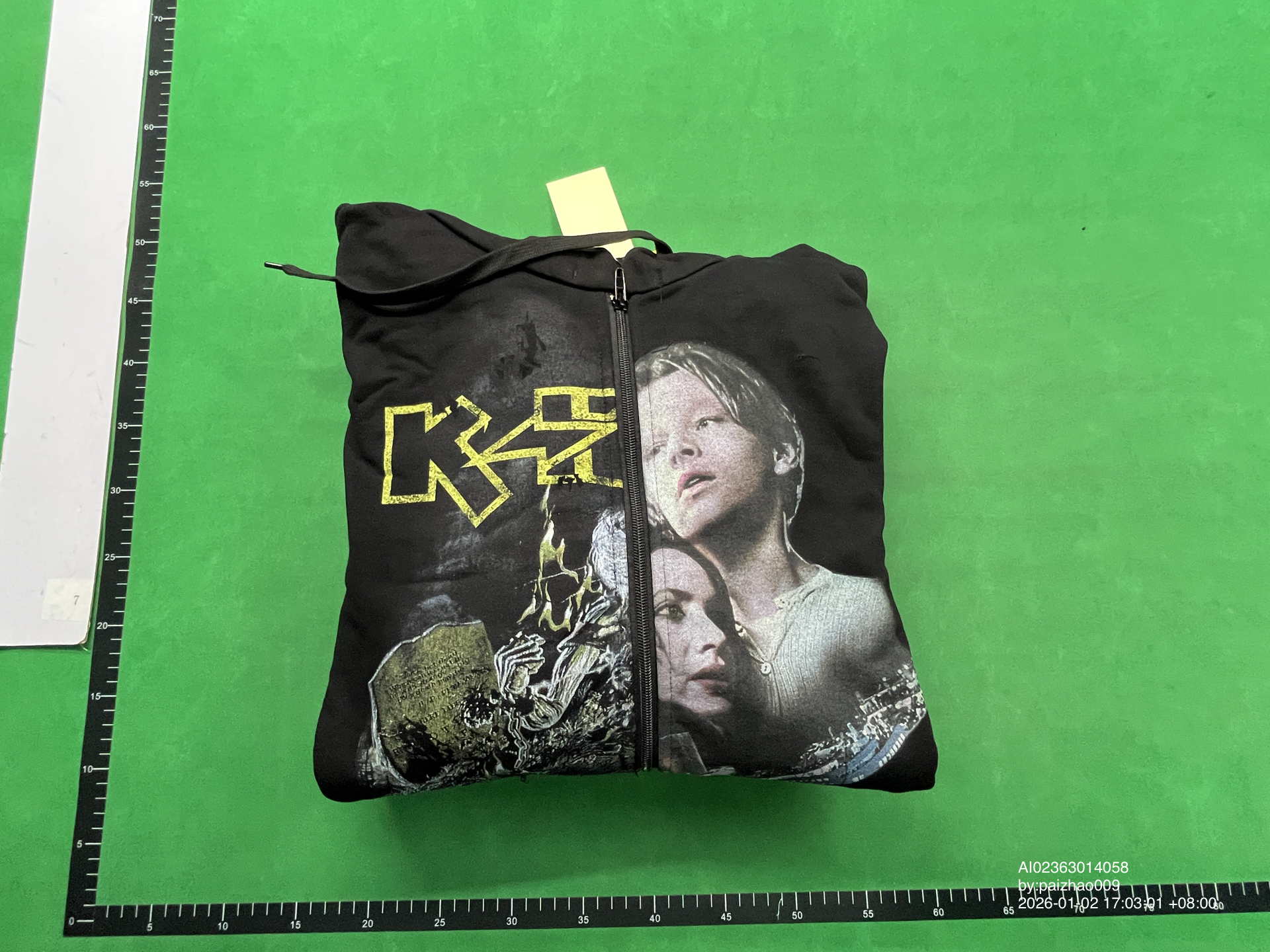 QC Photo - Vetements Split Titanic/Kiss Zip-Up Hoodie