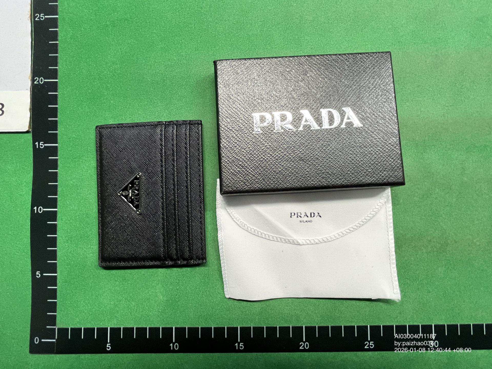 QC Photo - Trendy cross-patterned card case 0301