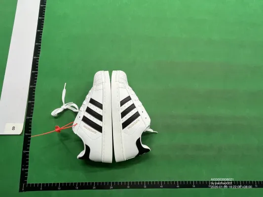 Adidas superstar qc photo