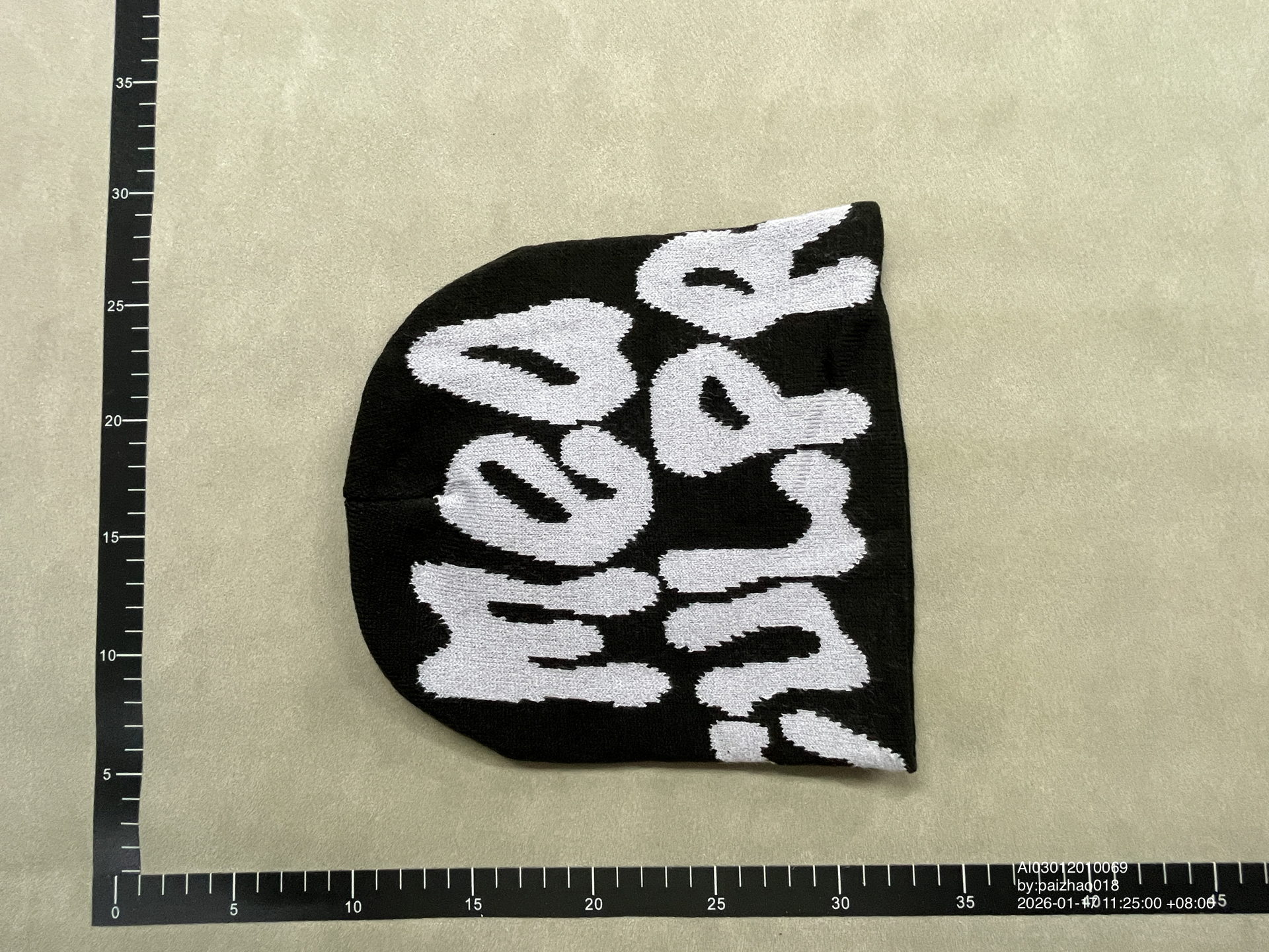 QC Photo - Warm knitted cap letters 1210