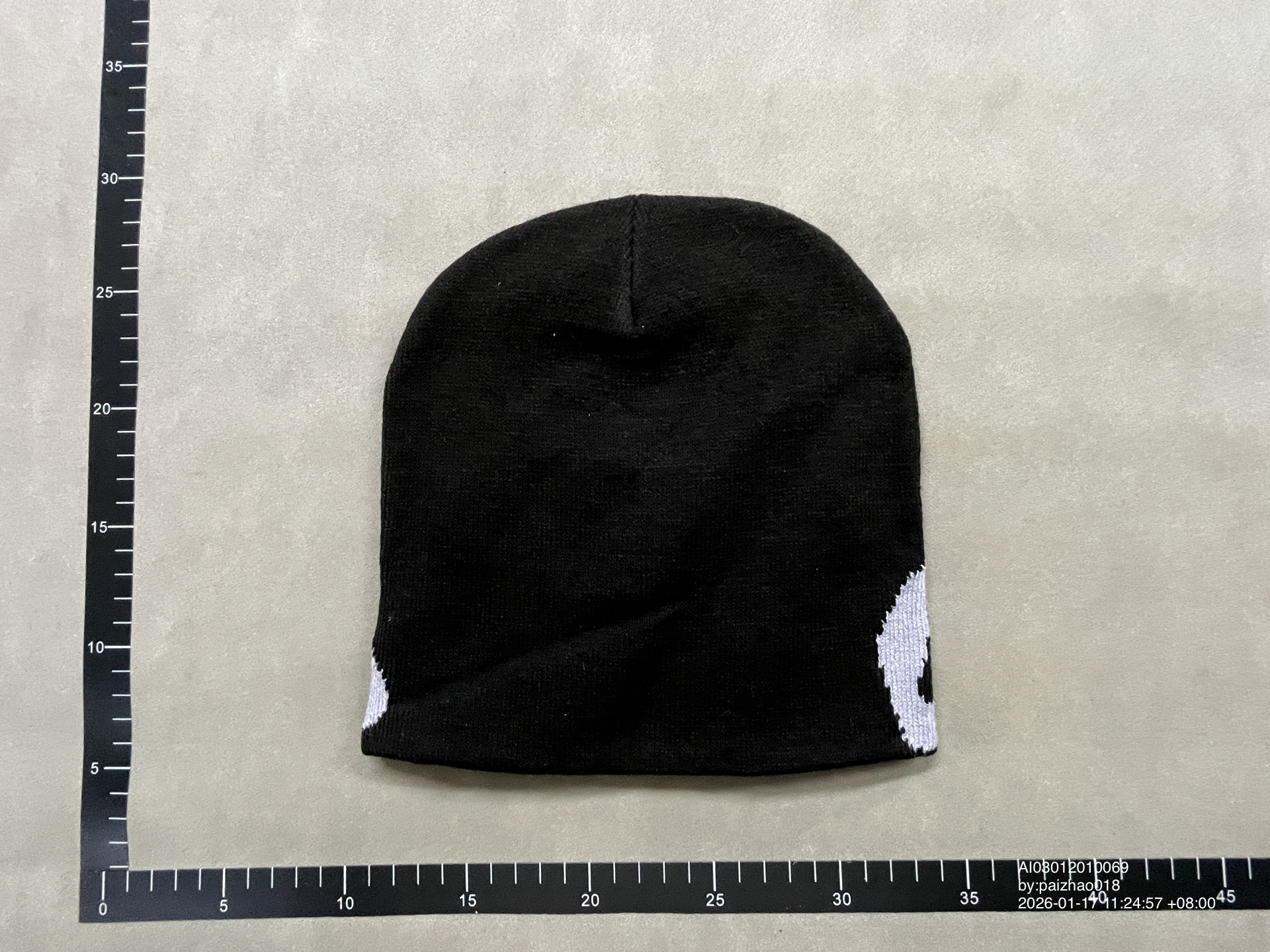 QC Photo - Warm knitted cap letters 1210