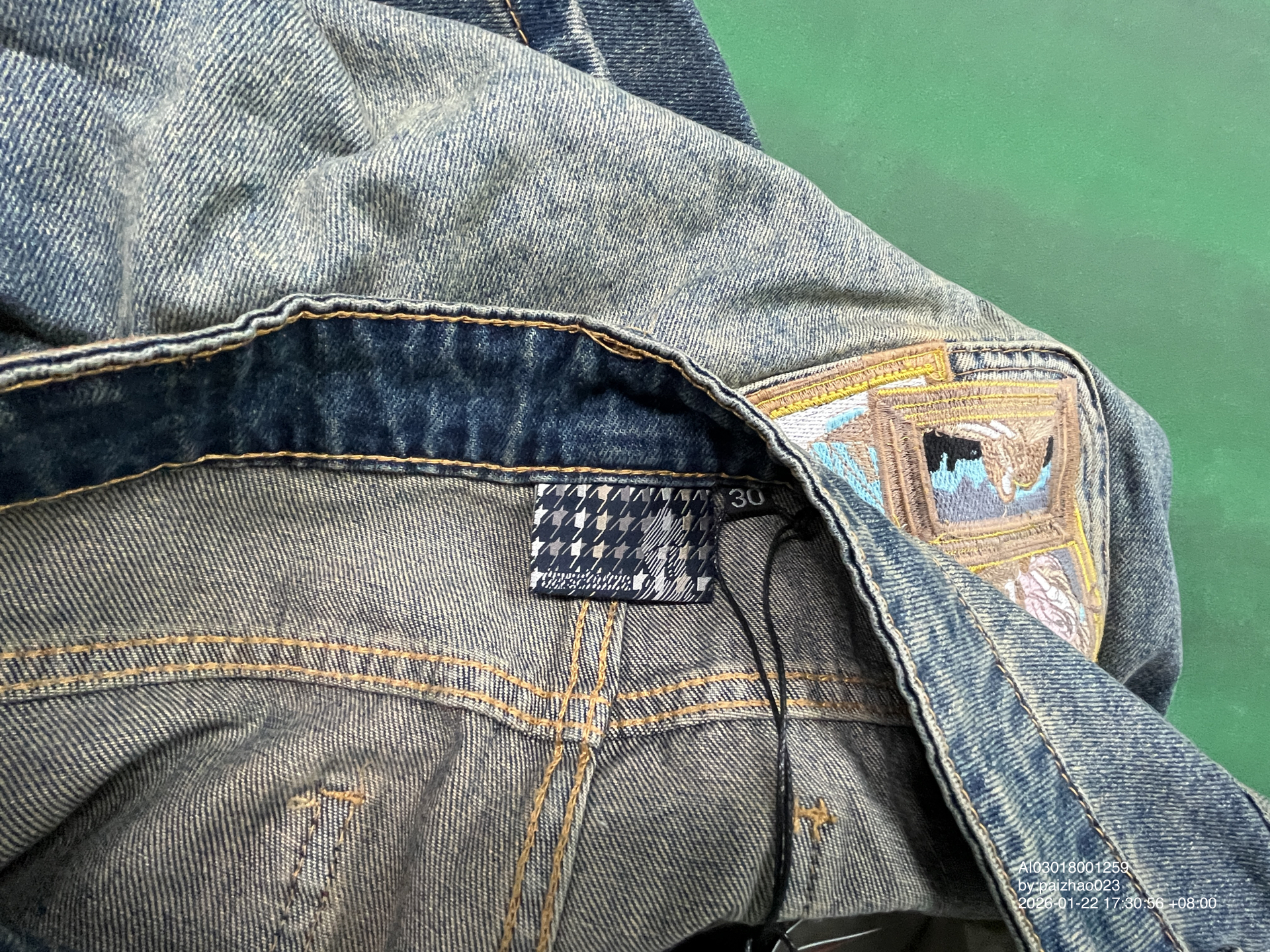 QC Photo - Derschutze Gallery Jeans