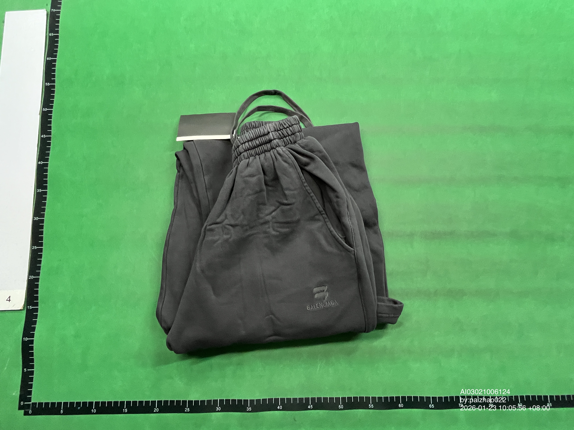 QC Photo - Balenciaga Baggy Black Sweatpants