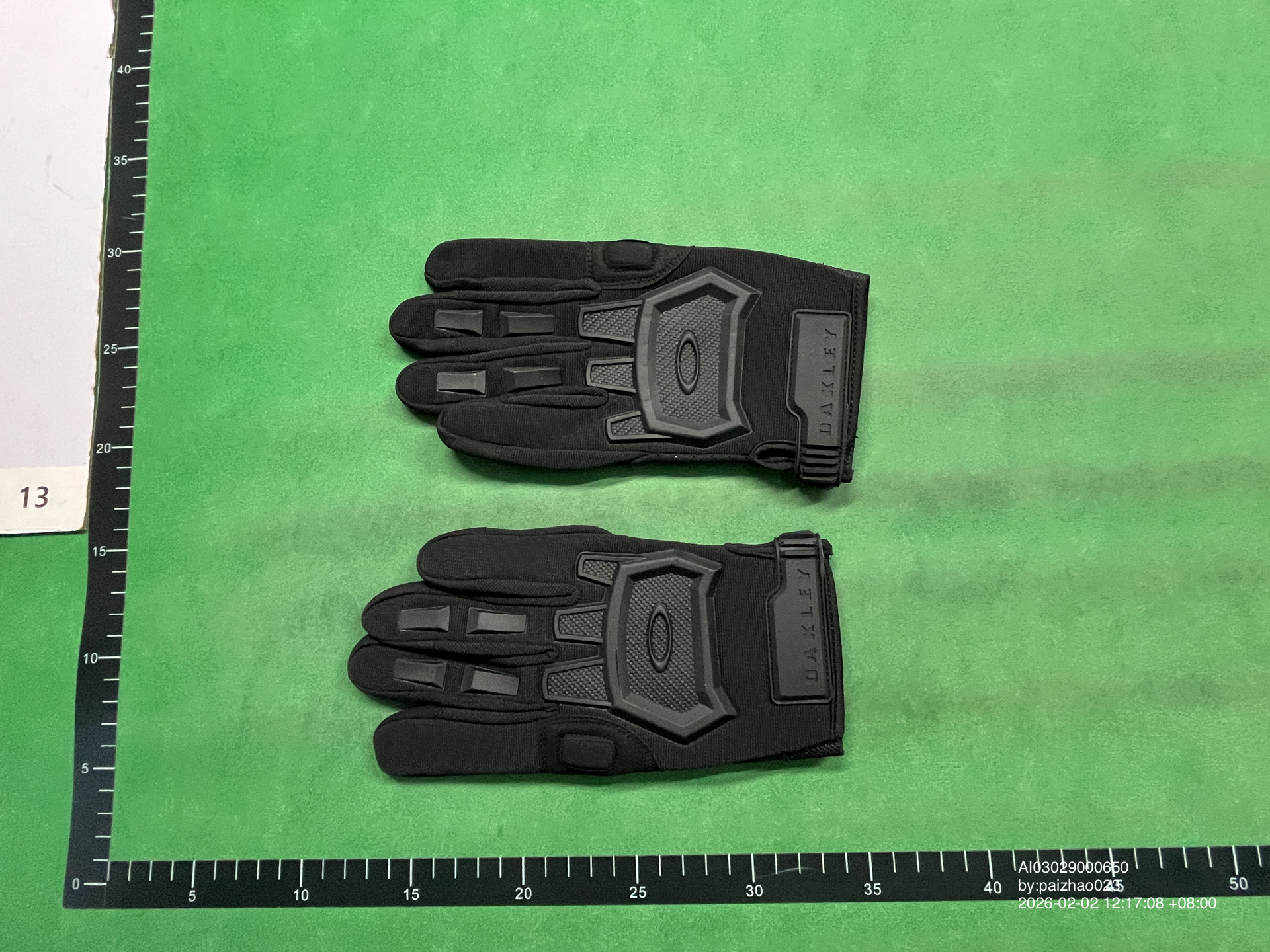 QC Photo - Oakley Padded Gloves