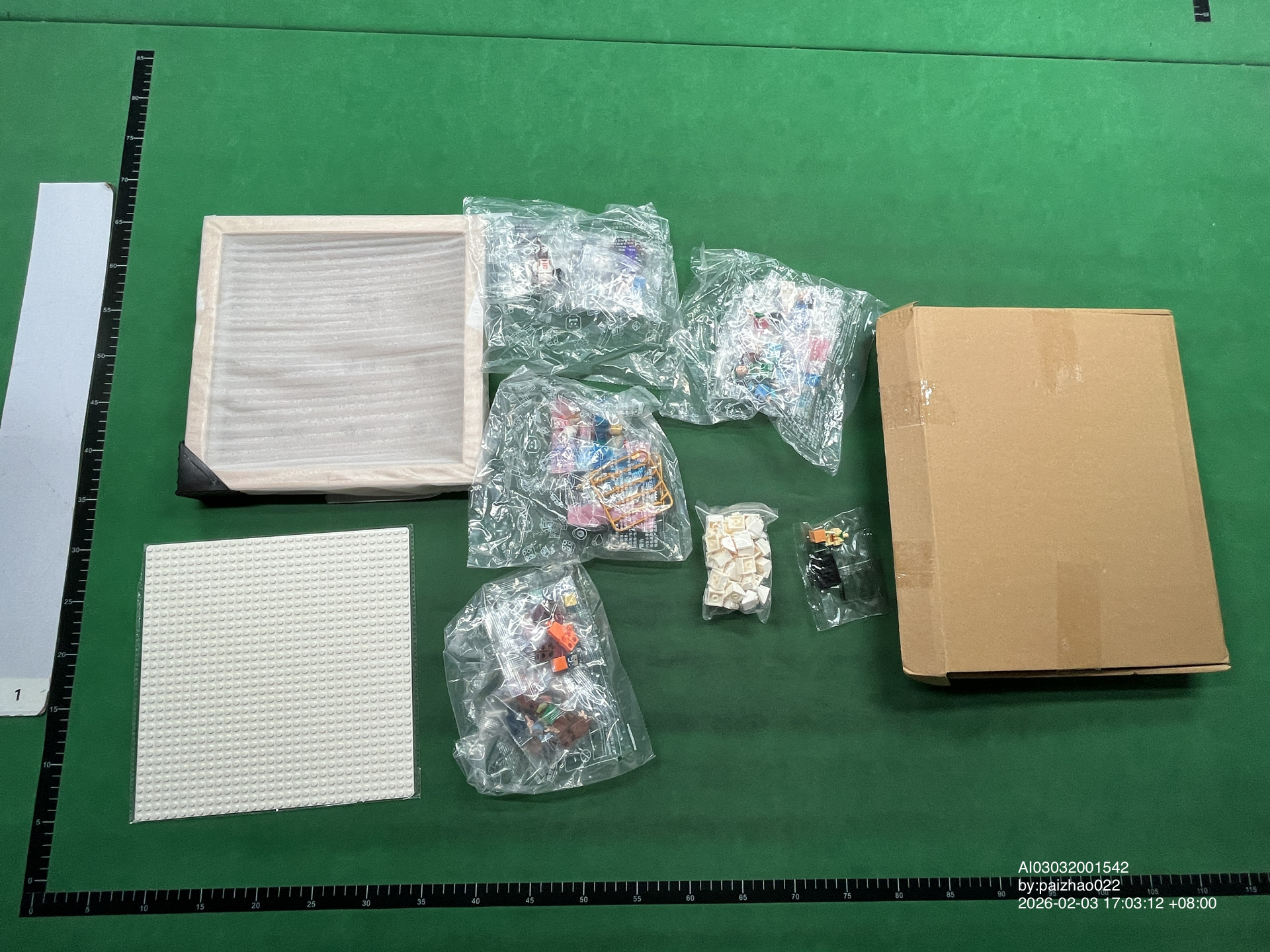 QC Photo - Lego Minifigure Frame