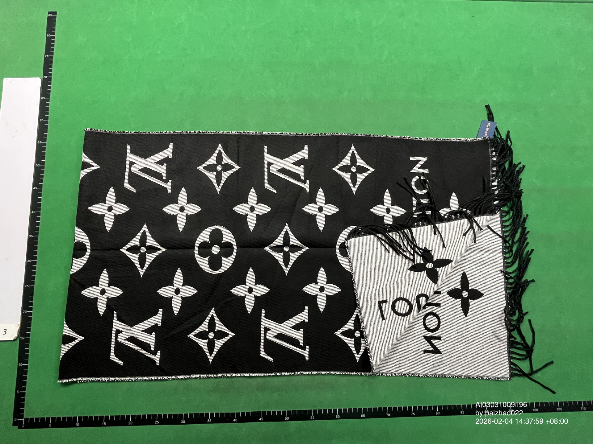 QC Photo - Louis Vuitton Scarf #2