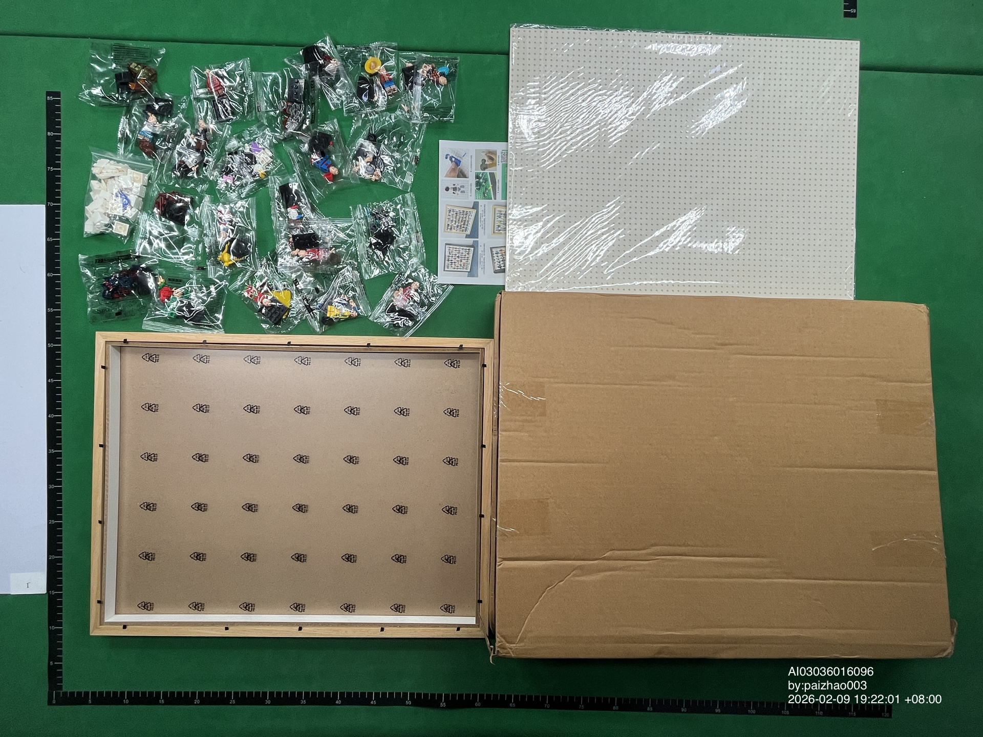 QC Photo - Lego Minifigure Frame