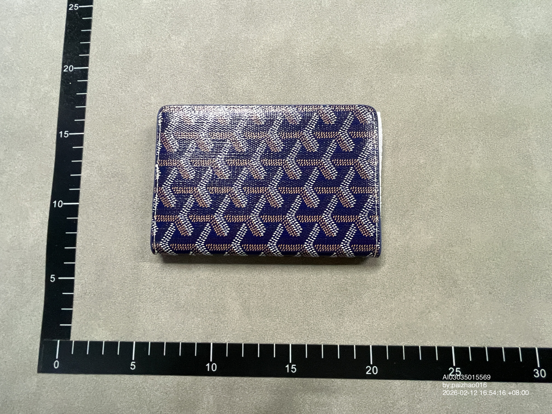 QC Photo - Goyard Passport Holder