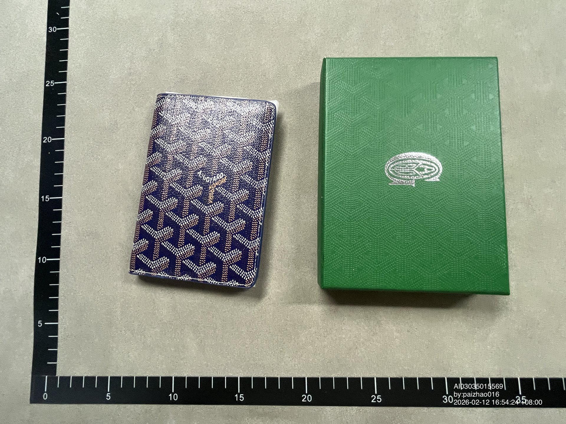 QC Photo - Goyard Passport Holder